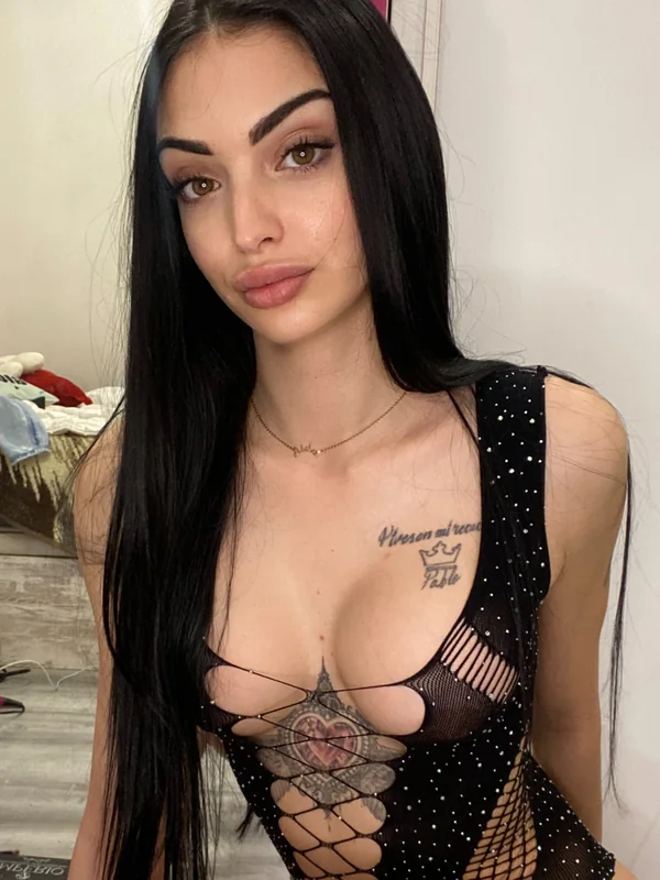 Hades OnlyFans Spanish creator with engaging content