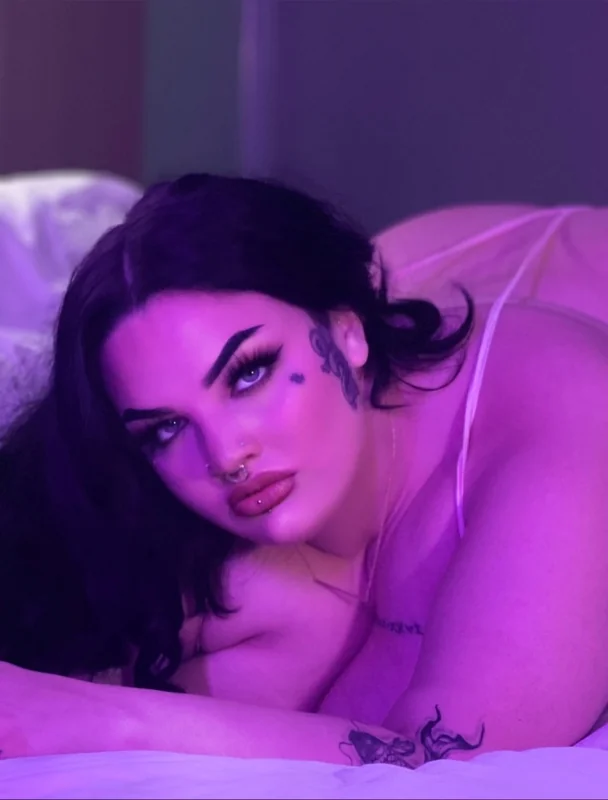 Hadesdahustla OnlyFans curvy girl