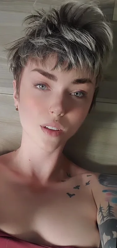 Haliescom3t on OnlyFans showcasing exclusive content