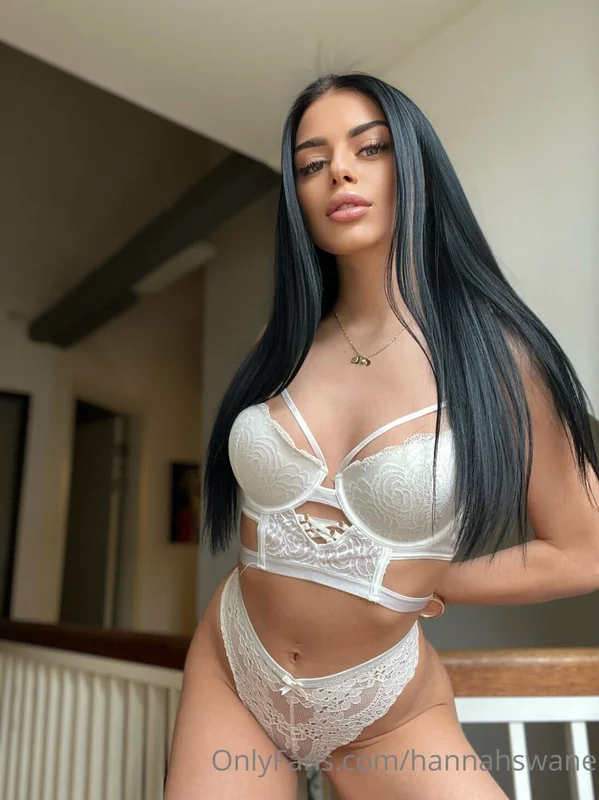 Hannah Ray OnlyFans shy girl