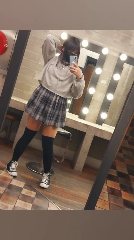 Harinchan OnlyFans creator with playful content.