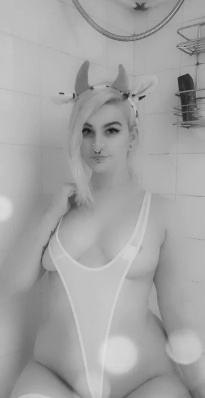 X Rated Hex OnlyFans creator with fetish content