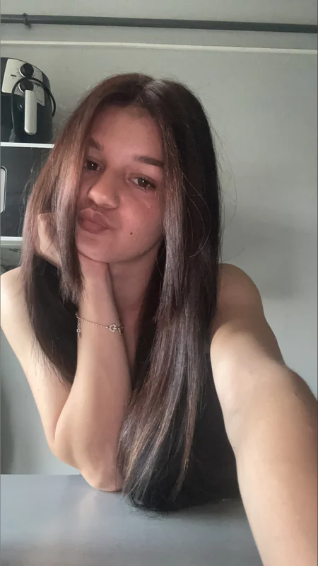Didisor OnlyFans Brunette Creator