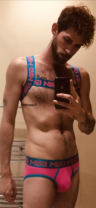 Harvey b3nt OnlyFans hung guy