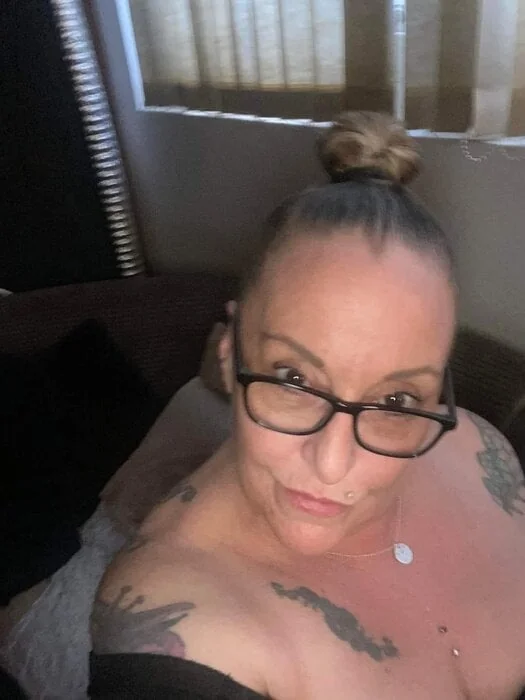Hayleyheskins OnlyFans playful woman