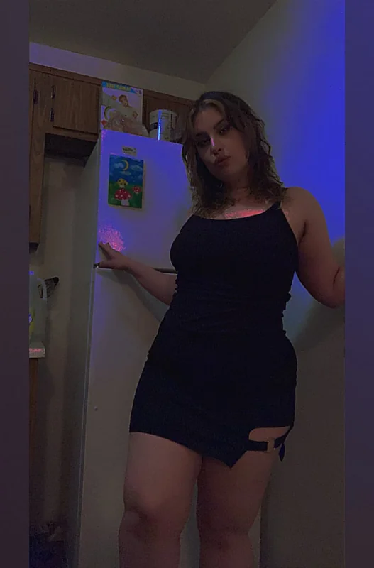 Haylihaze OnlyFans creator with engaging content.