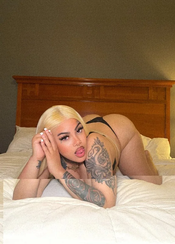 Hazmatcaz OnlyFans creator with engaging content