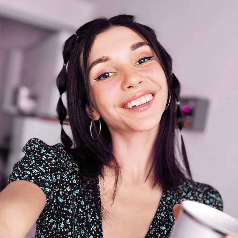 Jenny OnlyFans creator with exclusive content