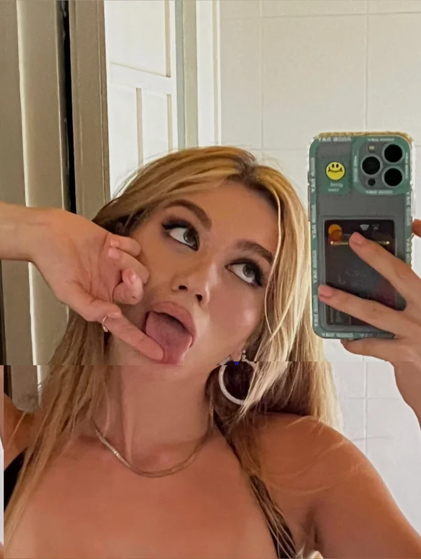 POLINA on OnlyFans showcasing imaginative content