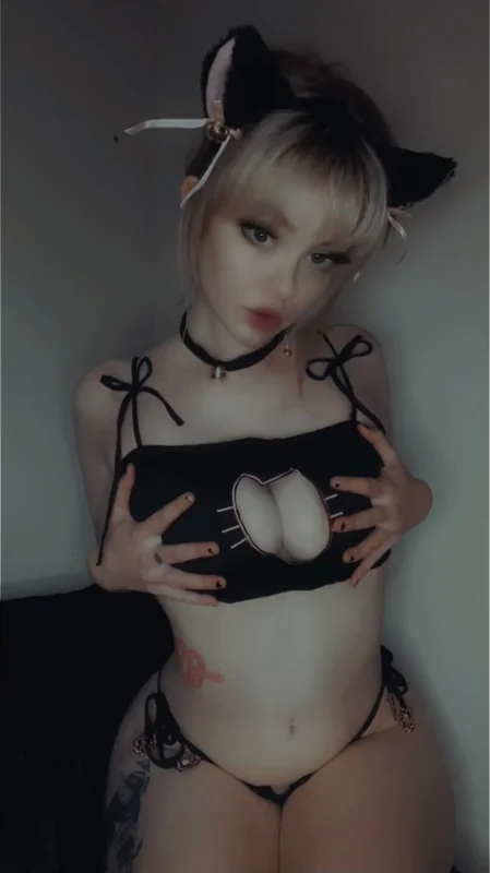 hellgirl OnlyFans with exclusive content