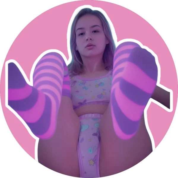 hellolyric OnlyFans Cutest Canadian Cutie