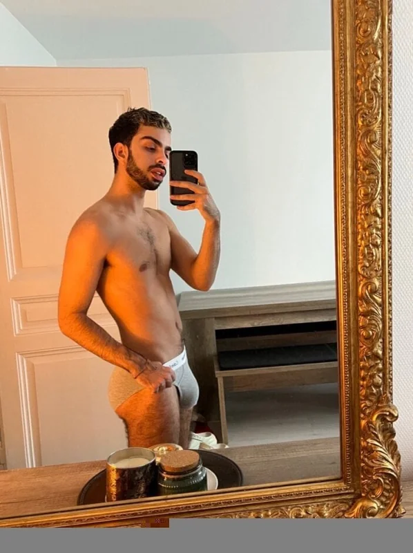 Hellomxss OnlyFans creator with exclusive content