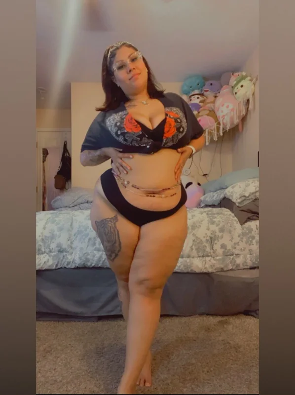 Riri OnlyFans creator with engaging content