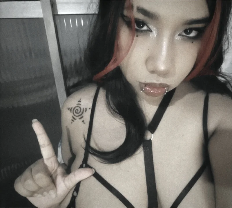 haru OnlyFans with dominant persona