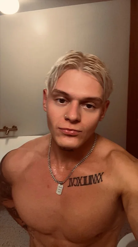 Hollywood creator on OnlyFans with a celebrity vibe