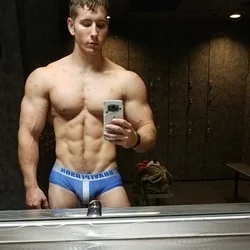 Hotmuscles6t9 OnlyFans Male Bodybuilder