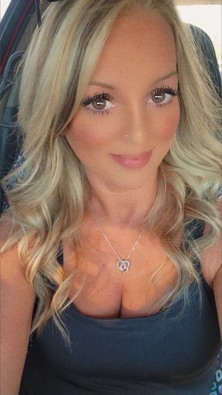 Hotstuff2584 OnlyFans Creator with flirty content