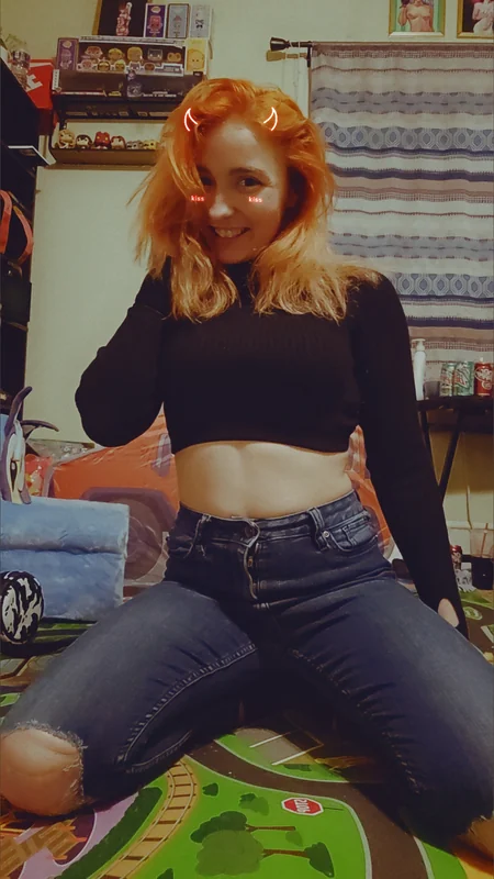 Bay OnlyFans cute petite creator