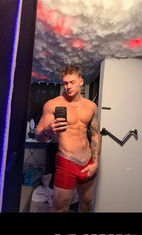 Hungodeyfree OnlyFans profile with engaging content