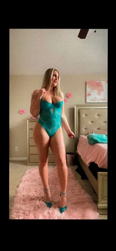 Iamjustpeachy OnlyFans playful creator