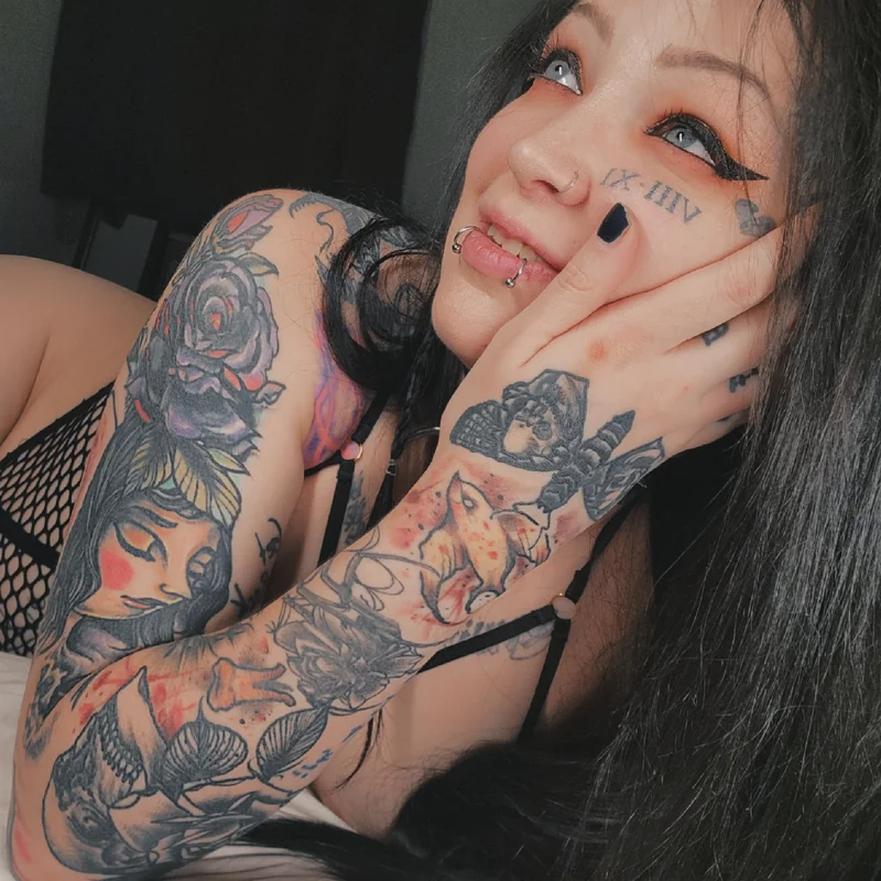 Skyline OnlyFans Goth Milf