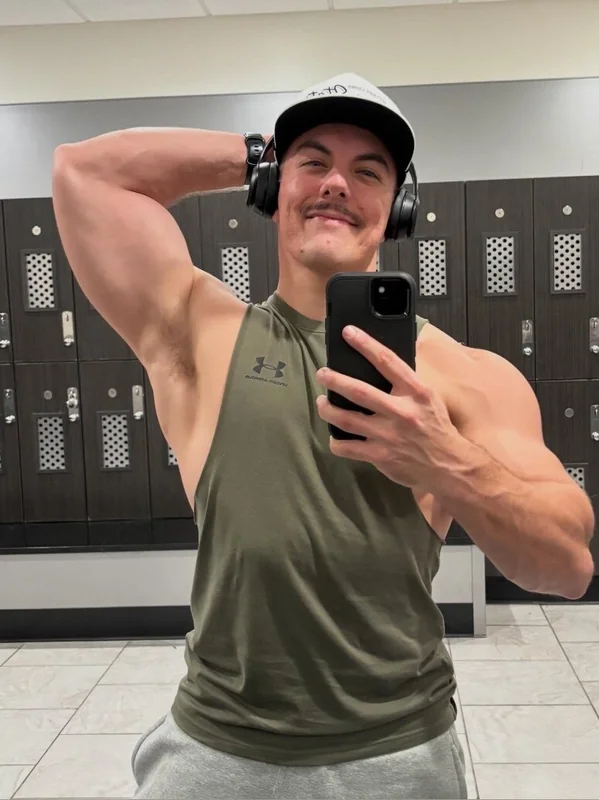 Ian on OnlyFans with engaging content