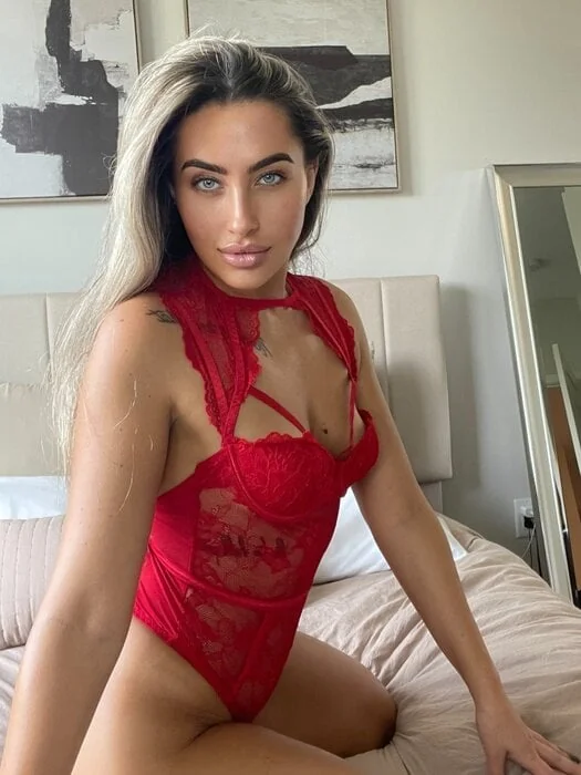 Icanmakeyoubust69 OnlyFans Blonde Babygirl