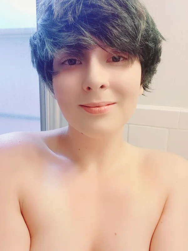 IcedNyaLatte OnlyFans artist sharing exclusive content