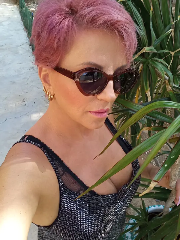 IdaraDaira OnlyFans chiropractor and erotic masseuse