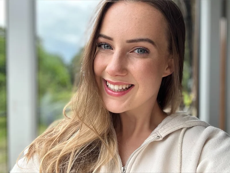 Charlotte Lily OnlyFans creator with engaging content