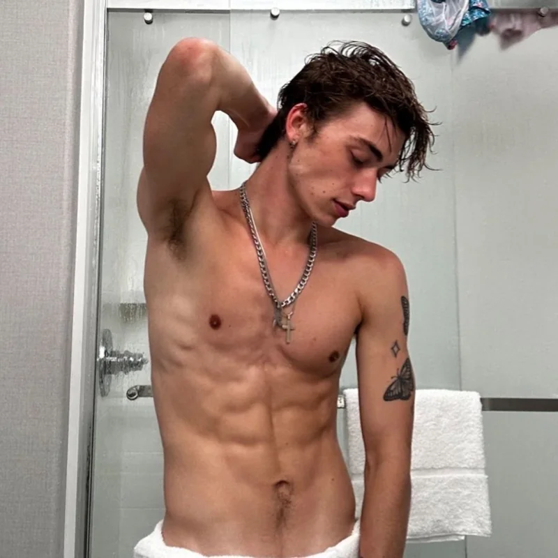 Zack Lilly OnlyFans creator with vibrant party vibes