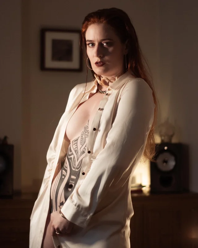 Isobela Lugosi OnlyFans creator profile with exclusive content.