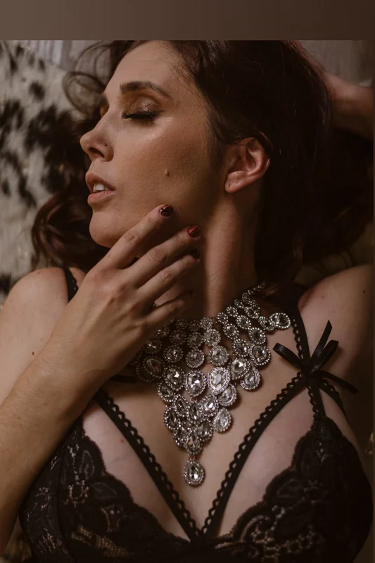 Amy Andrews OnlyFans naughty MILF