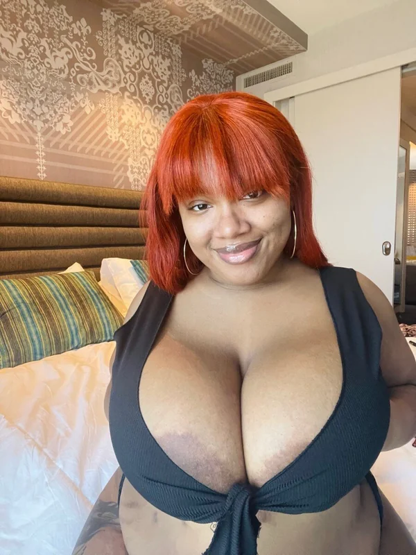 YOUR BIG TITTY GF OnlyFans creator with exclusive content