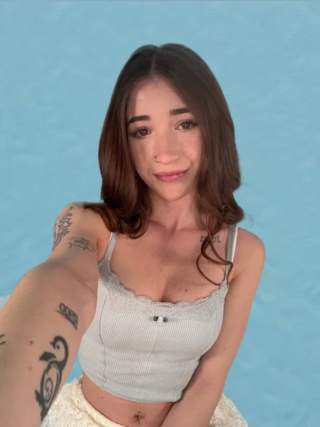 itslolariv OnlyFans shy girl