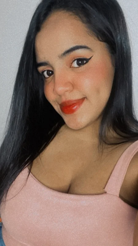 Maria OnlyFans creator with exclusive photos