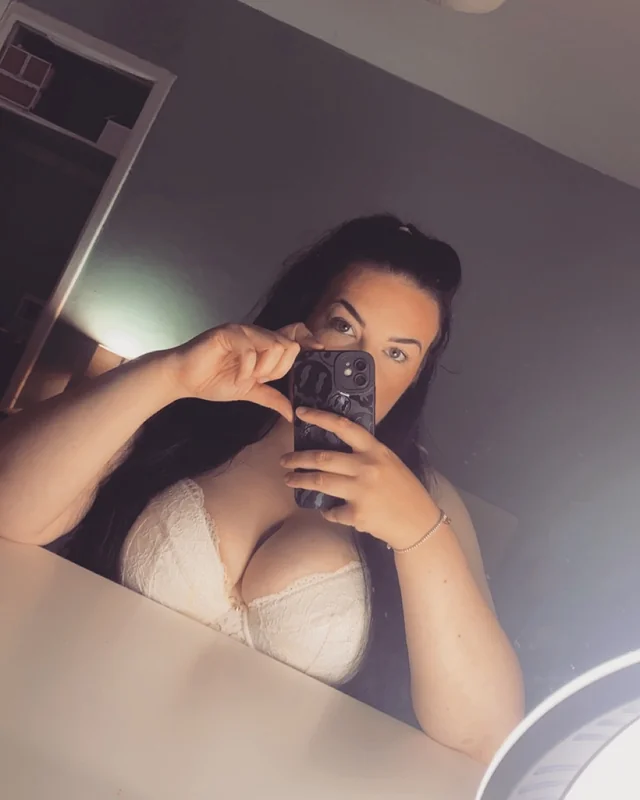 Ivy_may OnlyFans Scottish creator with curves