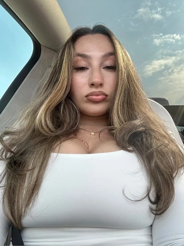 Izabahbit OnlyFans creator with enticing content