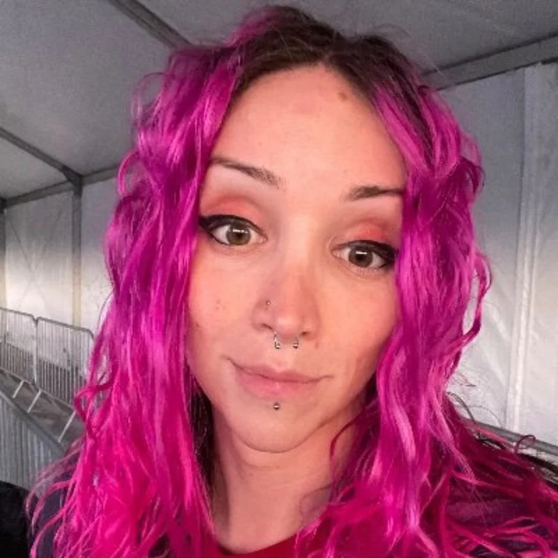 Izzy Fosky OnlyFans profile with exclusive content