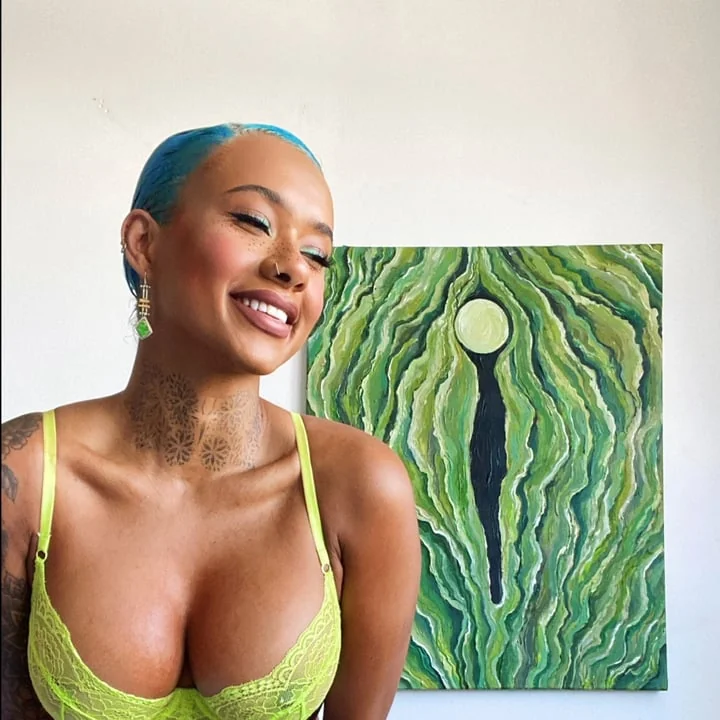 Jla OnlyFans Curvy Artist