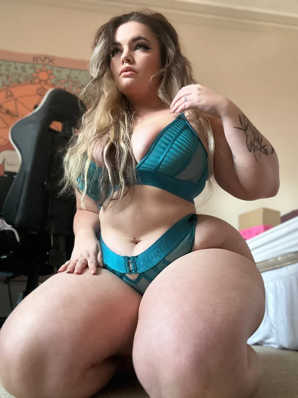 Jade ☁️ OnlyFans creator with exclusive content