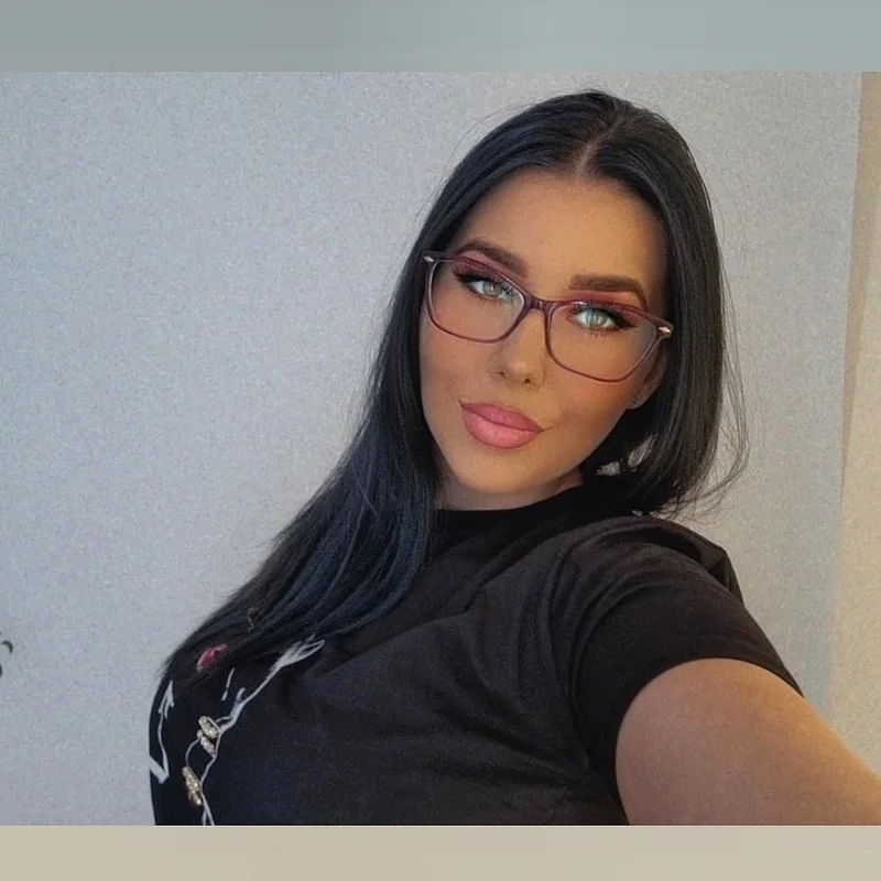 Janett OnlyFans creator with custom content