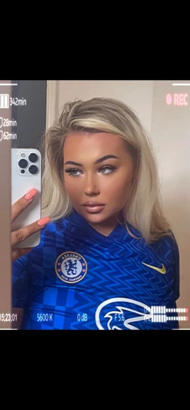 Jasmineletiax OnlyFans creator with enticing content