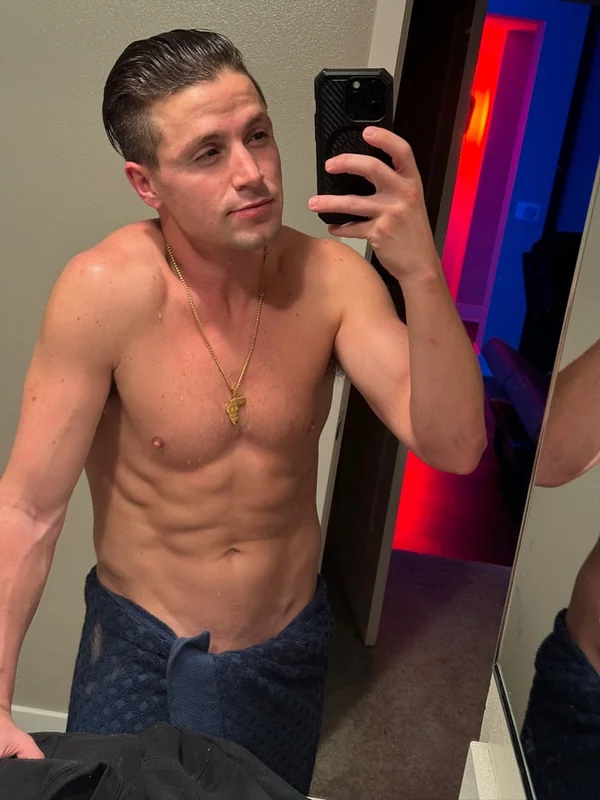 Jayromeroxxx OnlyFans creator with exclusive content