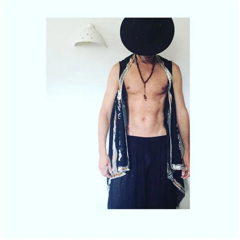Jeffreysibizamen OnlyFans creator showcasing unique fashion.