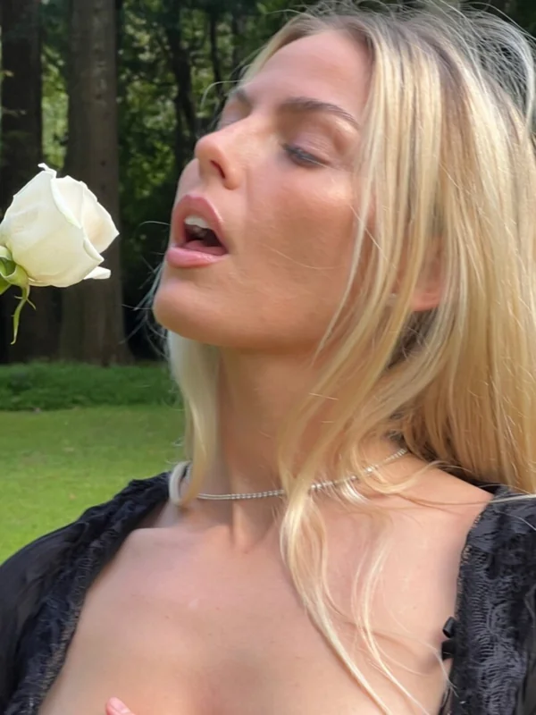 Jenna Lee #1 Rider Cowgirl OnlyFans creator with charm