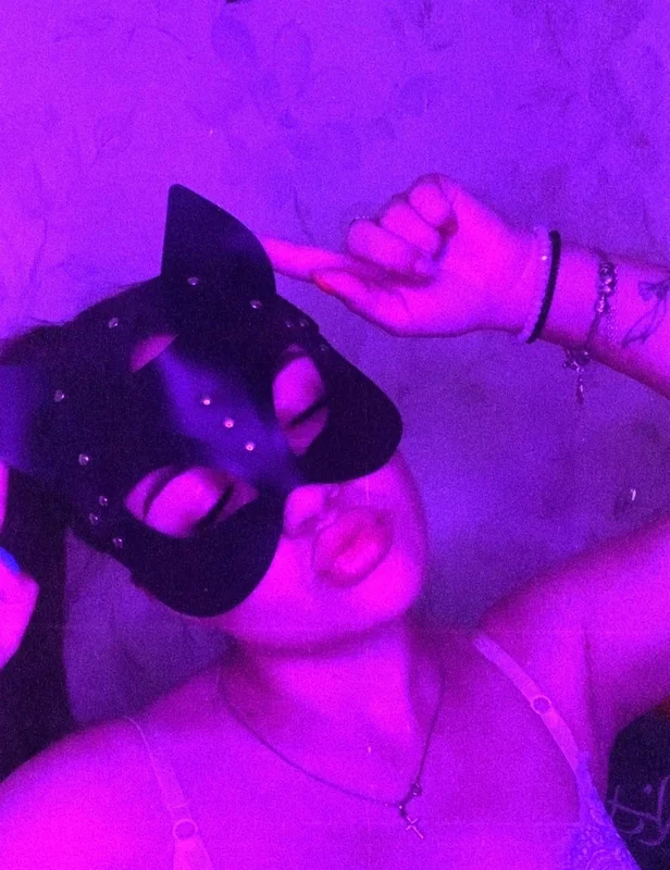 Jennifer OnlyFans creator from Ukraine with exclusive content