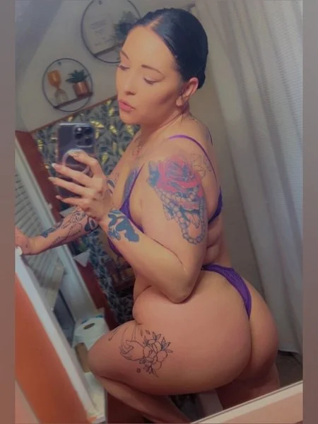 jenninikki OnlyFans creator with enticing content
