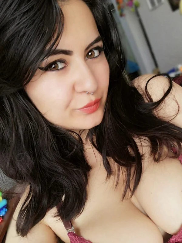 jessica OnlyFans creator with a playful personality