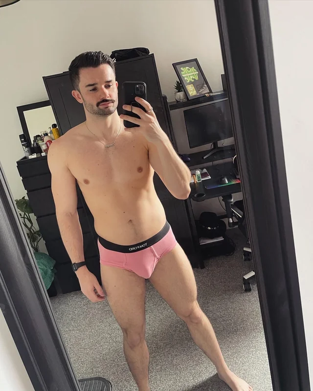 Joeygemini OnlyFans creator with exclusive content